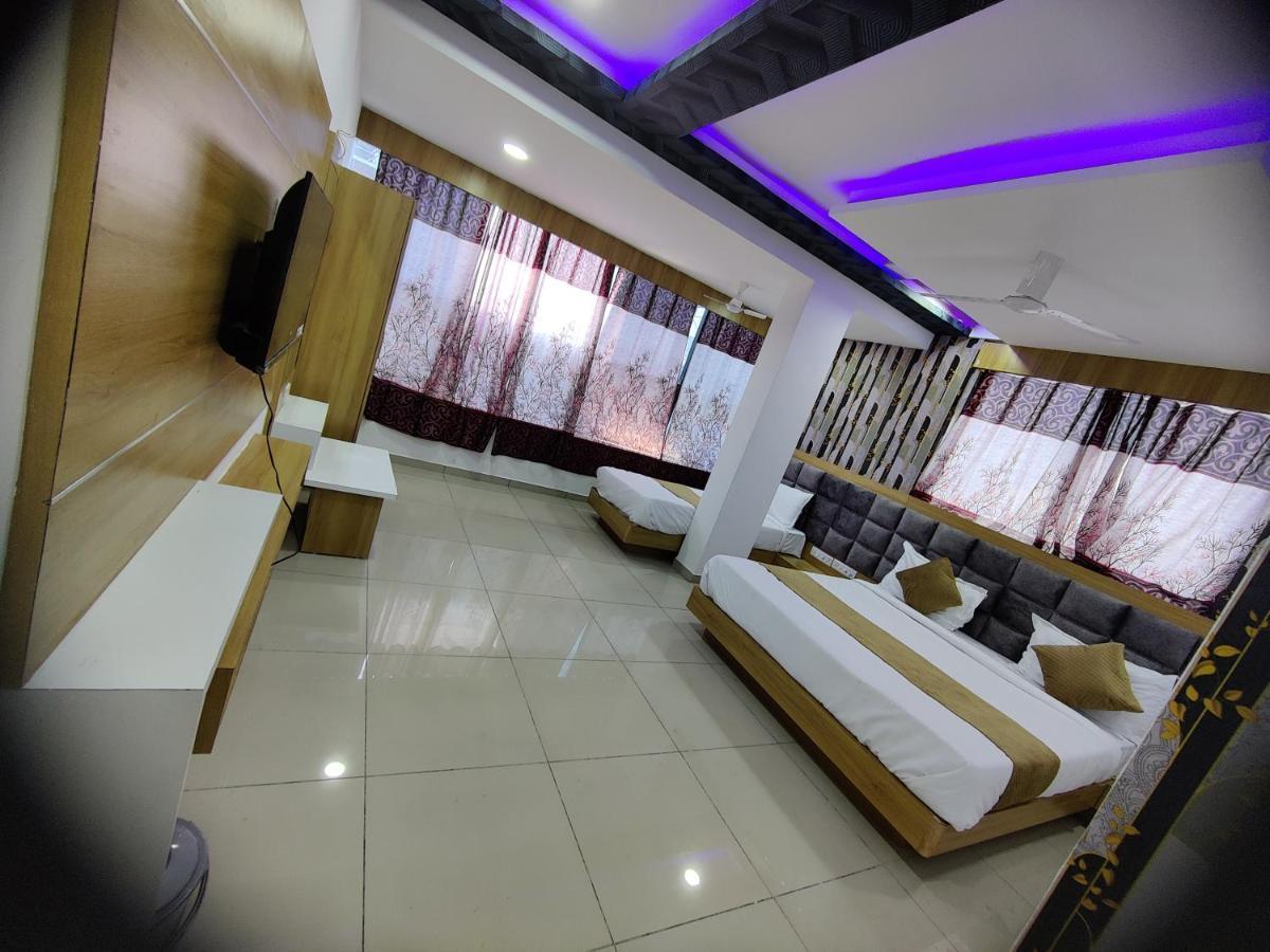 Hotel Rudra Palace Ānand Zewnętrze zdjęcie