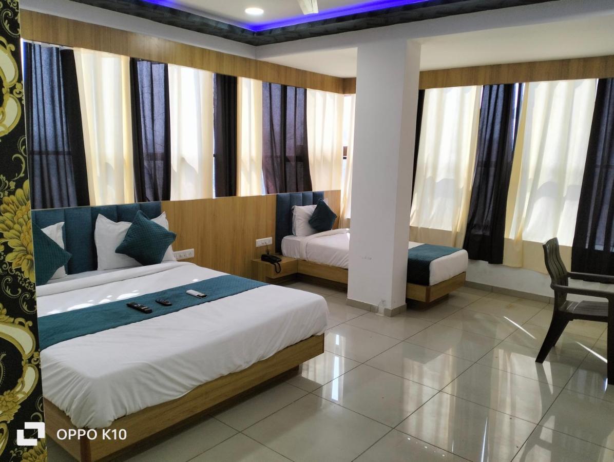 Hotel Rudra Palace Ānand Zewnętrze zdjęcie